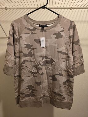 Banana Republic Womans Camouflage Half Sleeve Sweater Soft Size Medium NWT